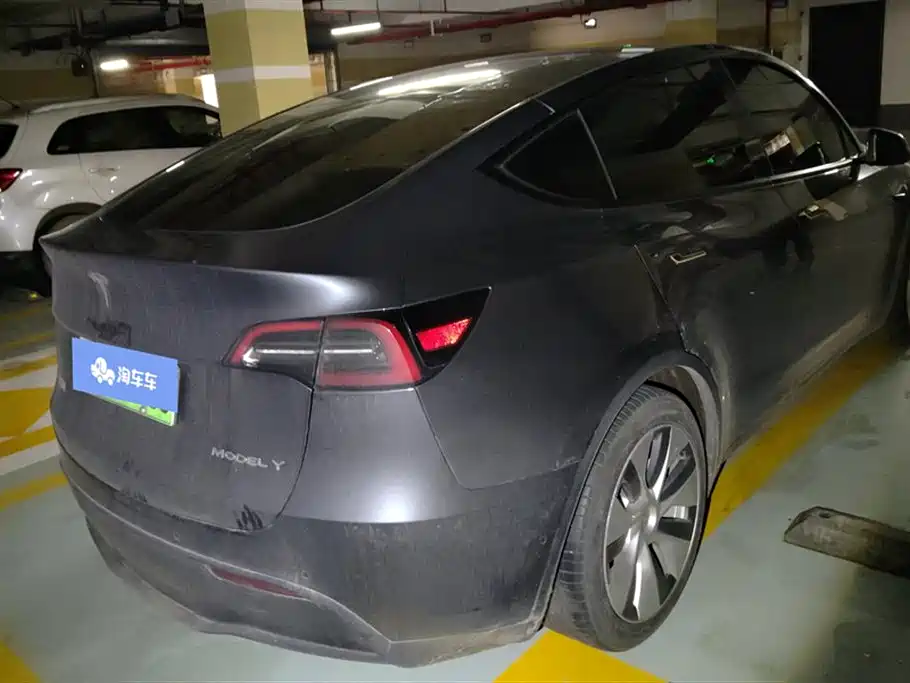 TESLA MODEL Y