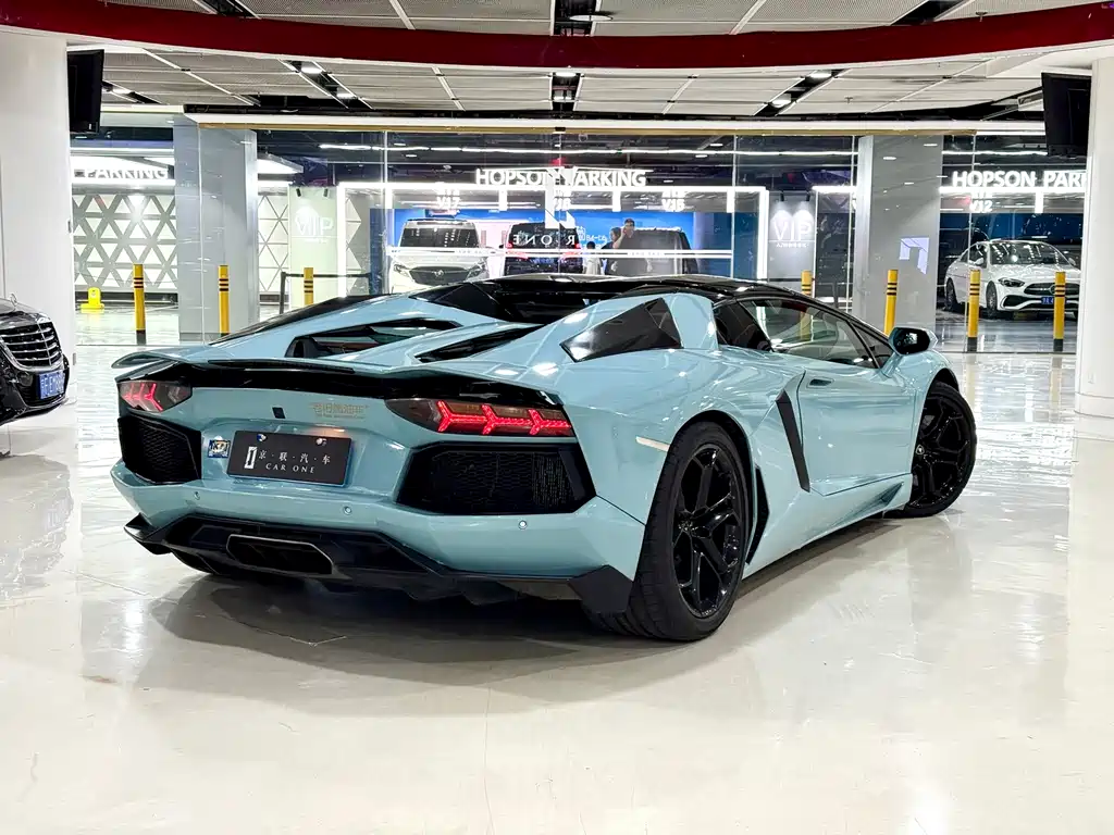 Lamborghini Aventador — миниатюра 16