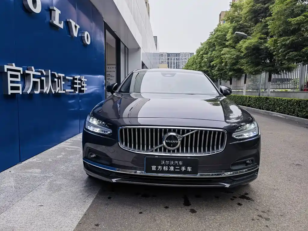Volvo S90 2022 B5 Luxury