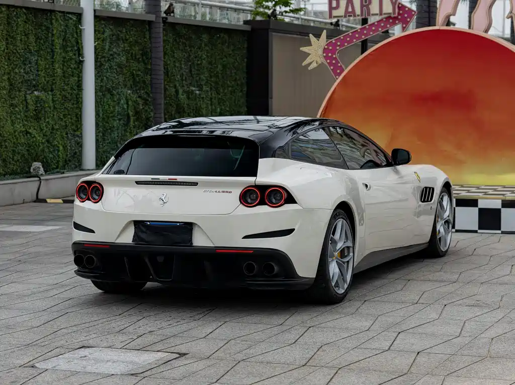 Ferrari GTC4Lusso 2016 6.3L V12