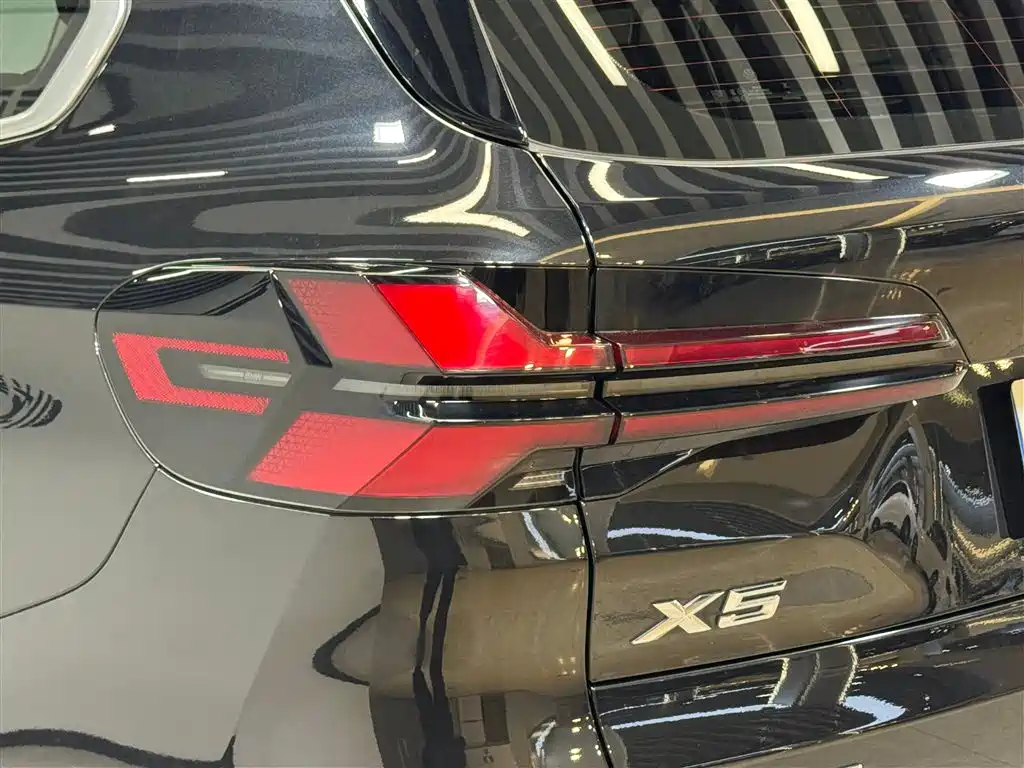 BMW X5 2023 xDrive 30Li Premium M Sport