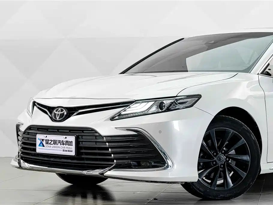 Toyota Camry — миниатюра 3