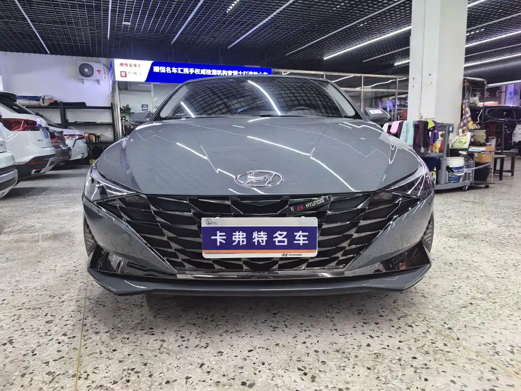 HYUNDAI ELANTRA