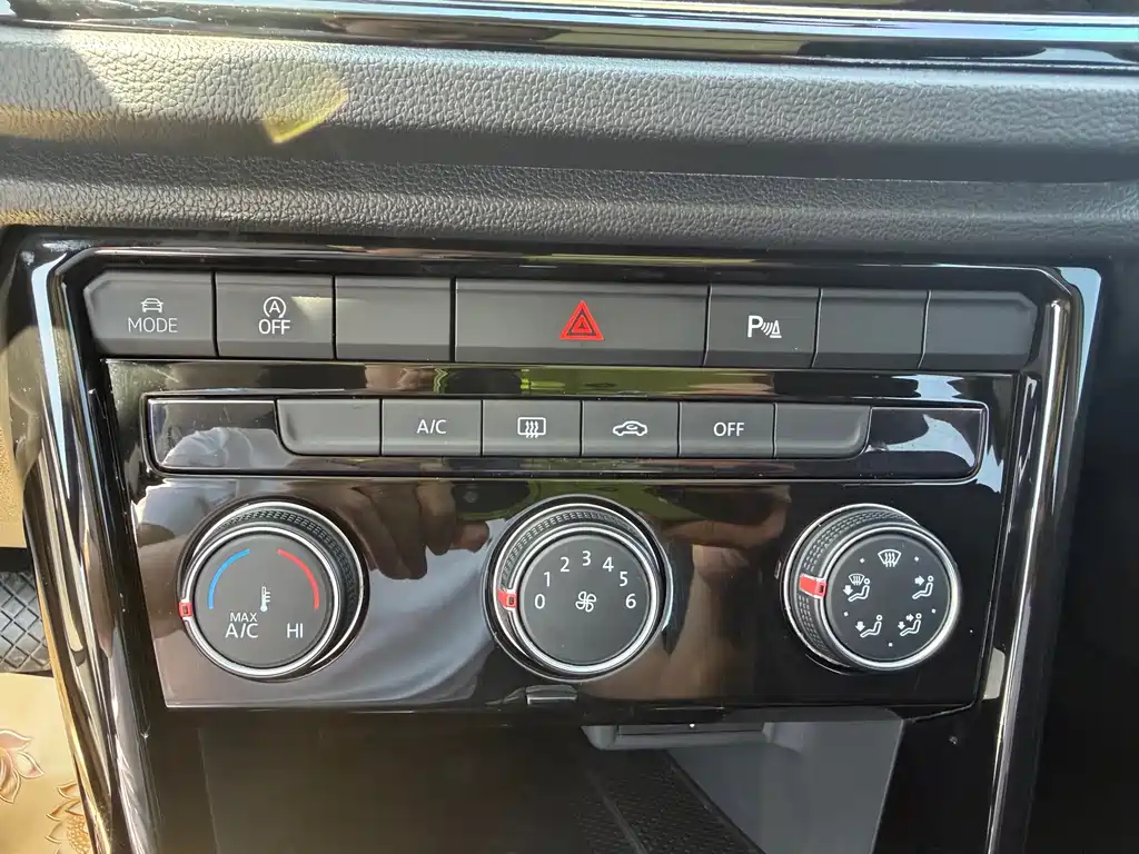 Volkswagen T-Roc 2022 280TSI DSG PLUS