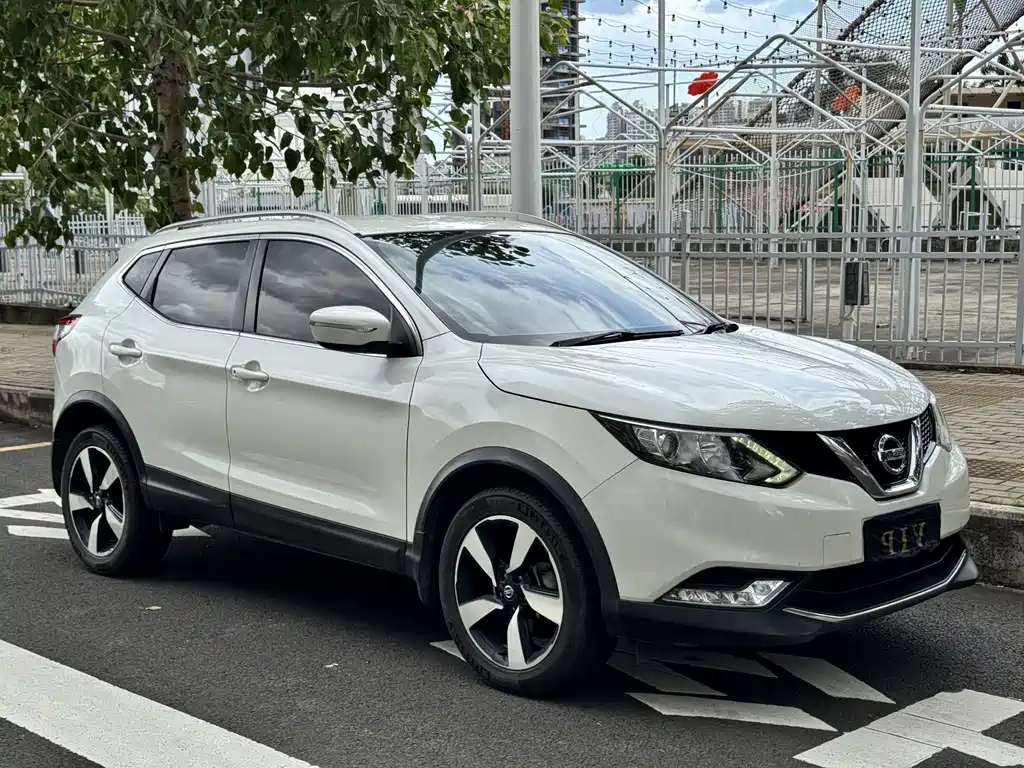 Nissan Qashqai — миниатюра 12