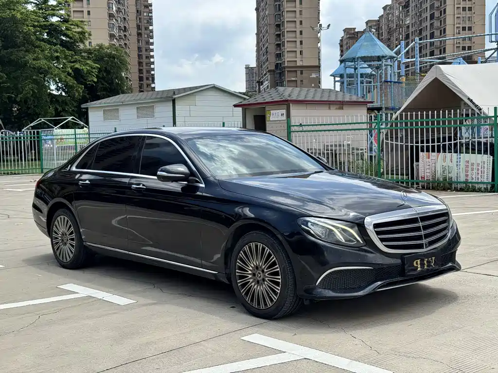 Mercedes-Benz E-Class — миниатюра 12