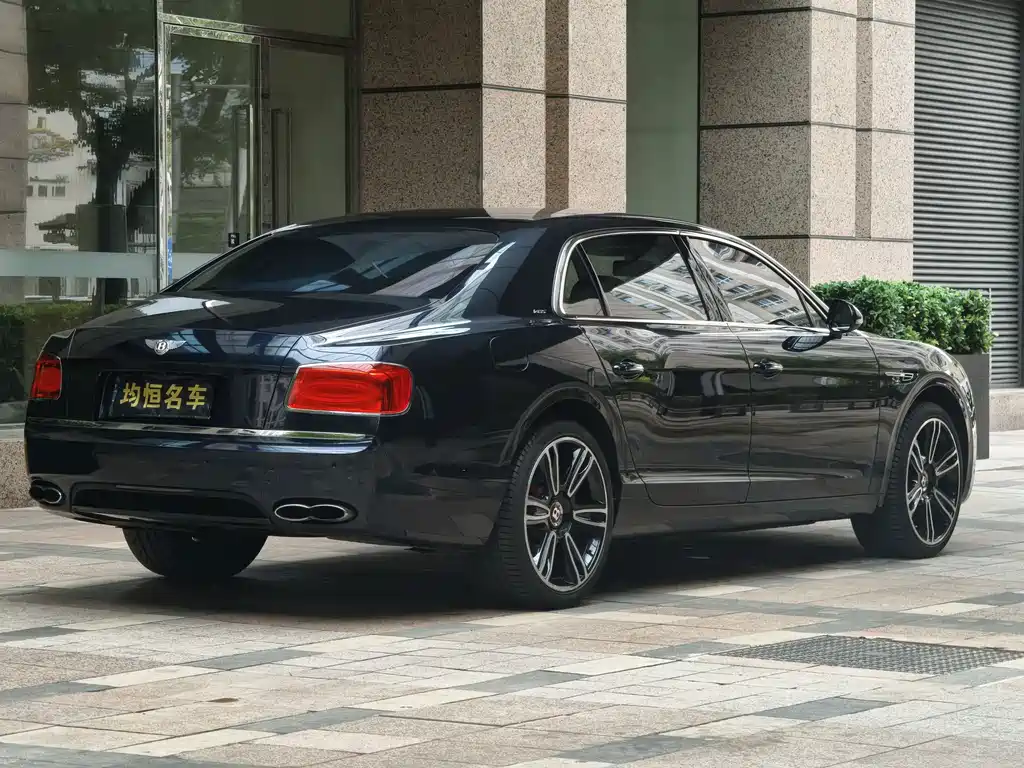 Bentley Flying Spur 4.0T V8 S Standard Edition, фото 3