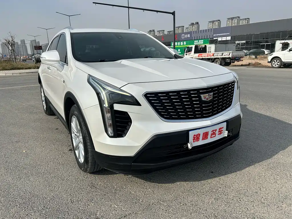 CADILLAC XT4