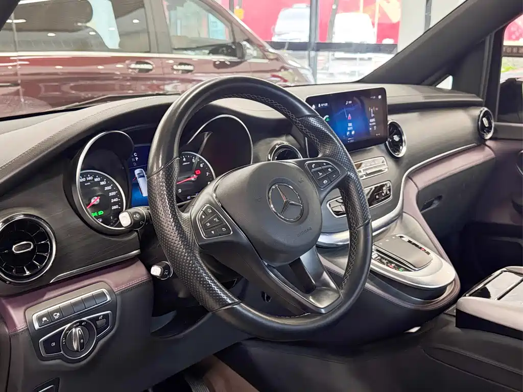 MERCEDES-BENZ V CLASS