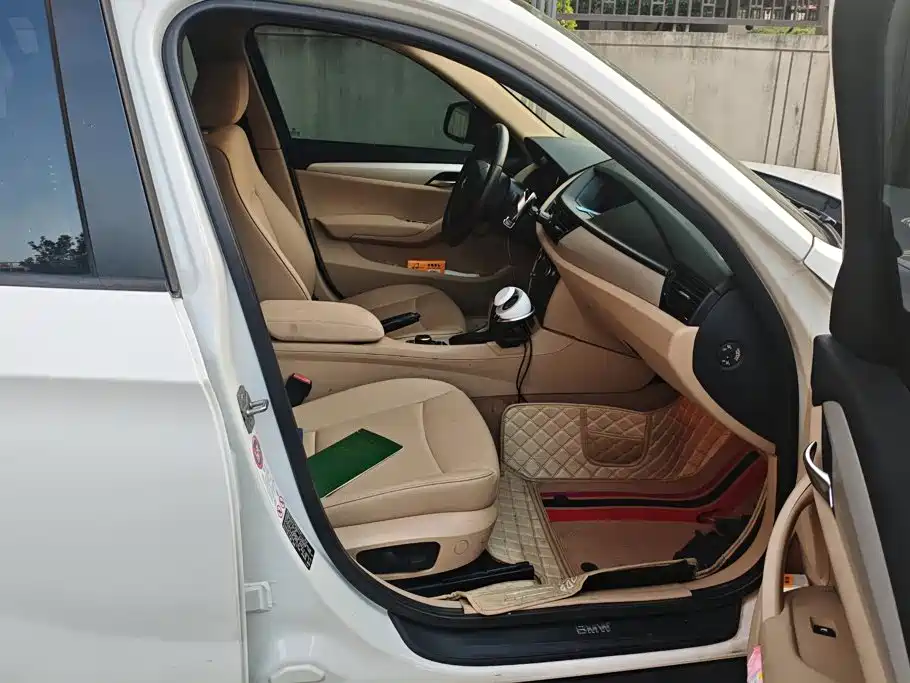 BMW X1 (Import) — миниатюра 8