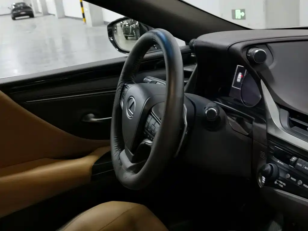 Lexus ES — миниатюра 22