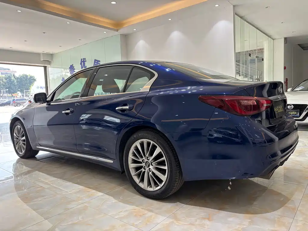INFINITI Q50L
