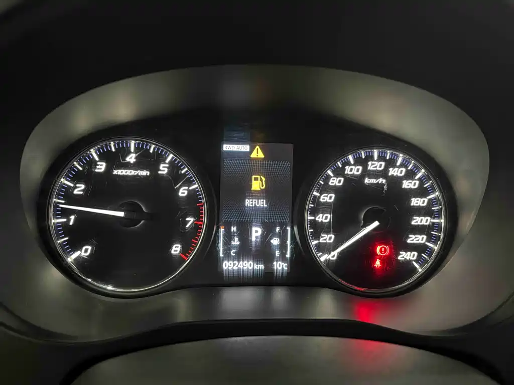 MITSUBISHI OUTLANDER