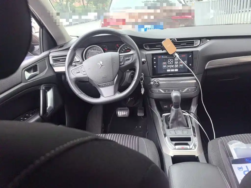 Peugeot 408 — миниатюра 11