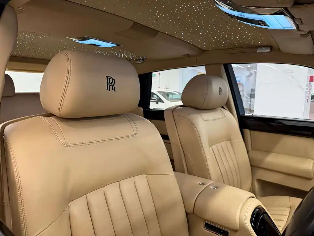 Rolls-Royce Phantom — миниатюра 8