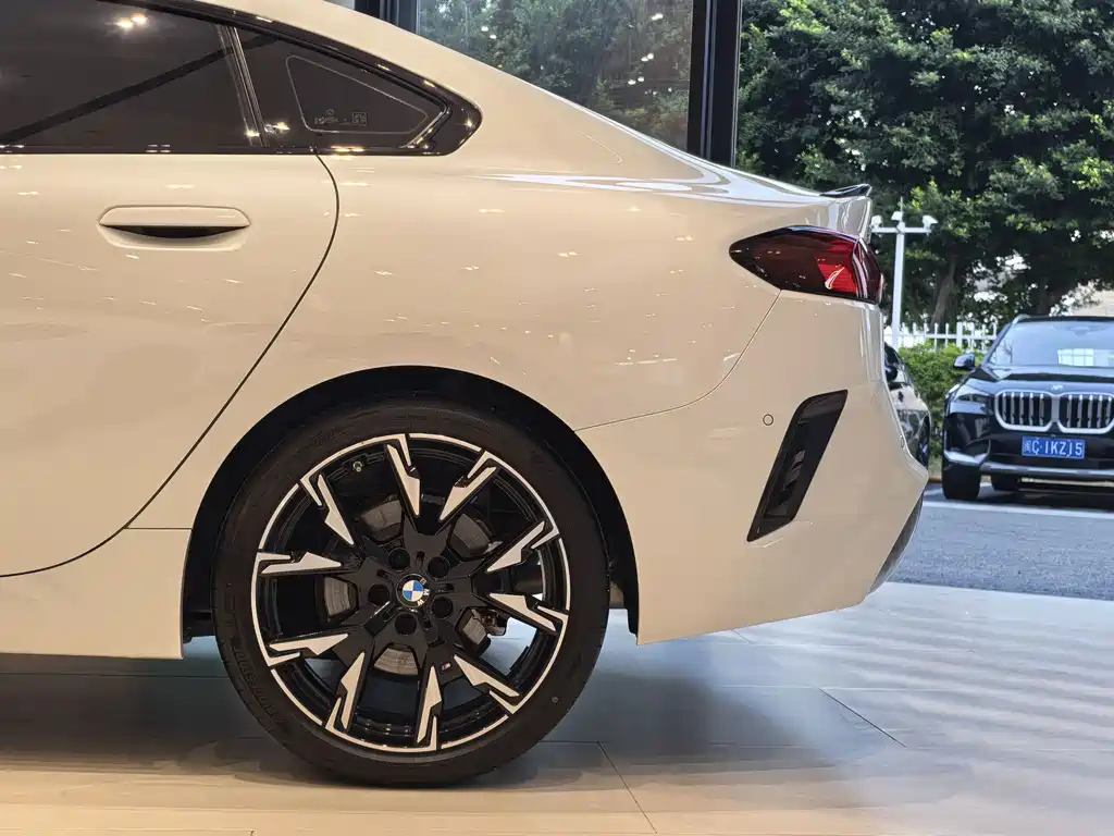 BMW 2 Series — миниатюра 5