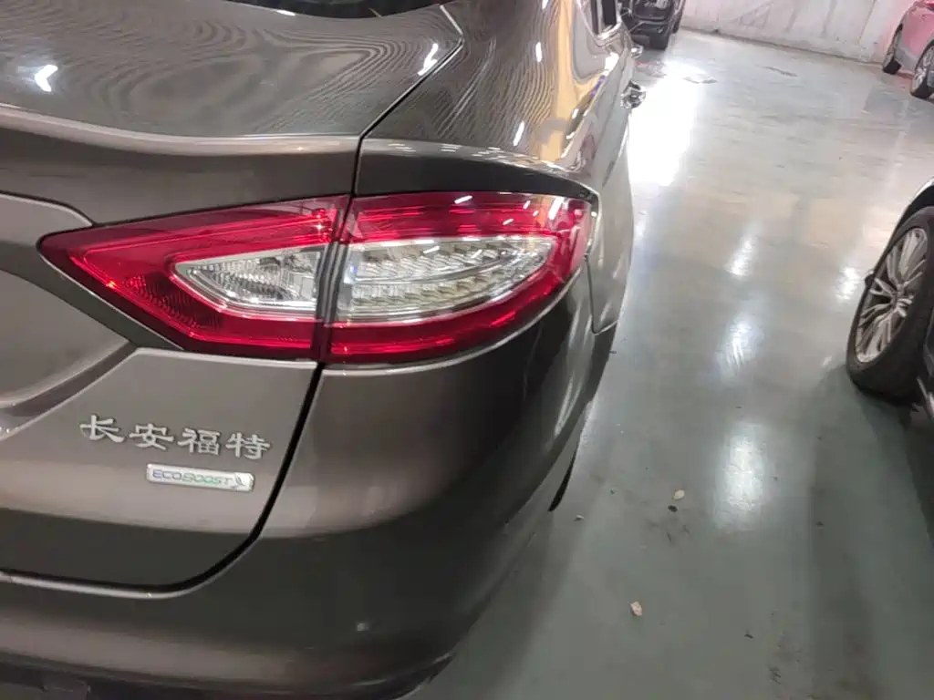 Ford Mondeo — миниатюра 8