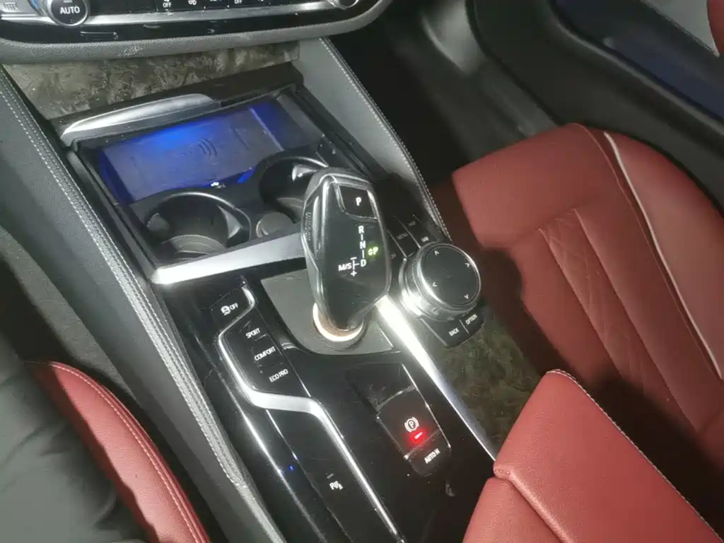 BMW 5 Series — миниатюра 14