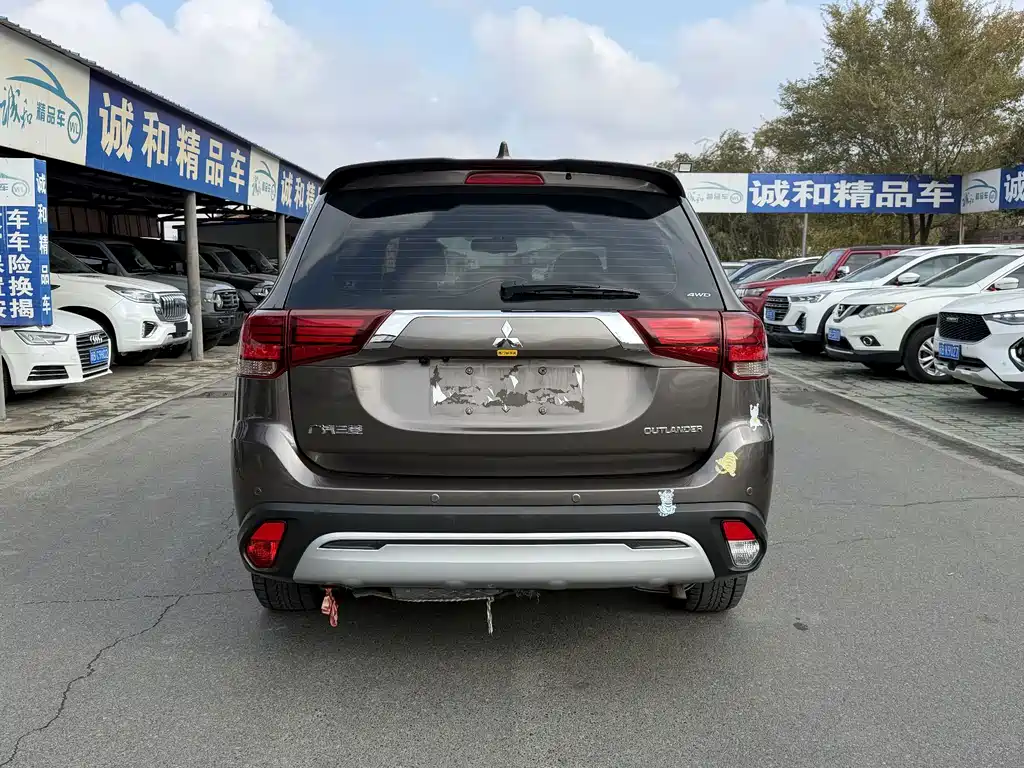 Mitsubishi Outlander — миниатюра 8