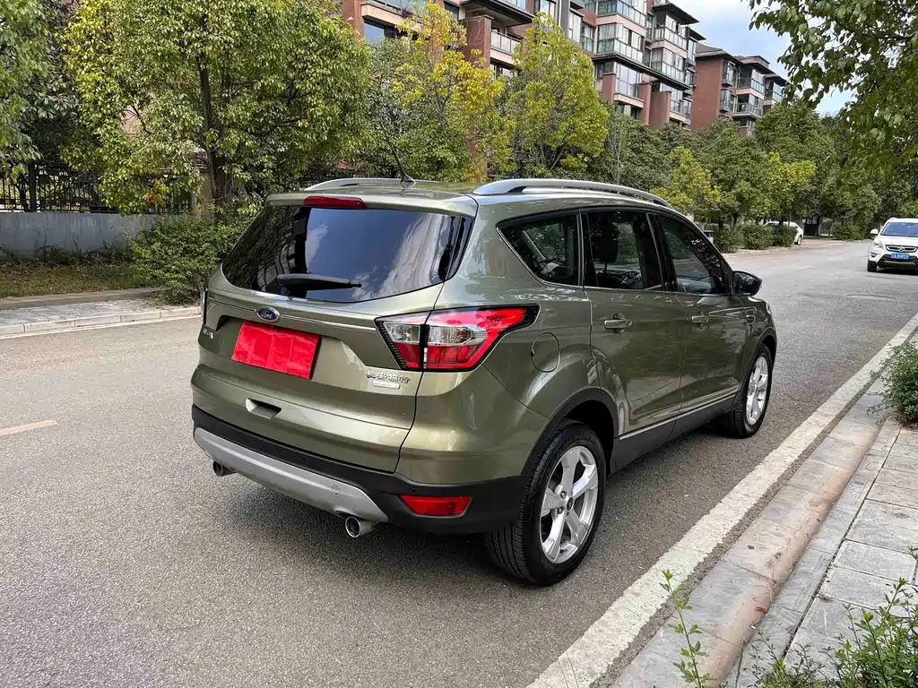 Ford Kuga — миниатюра 8