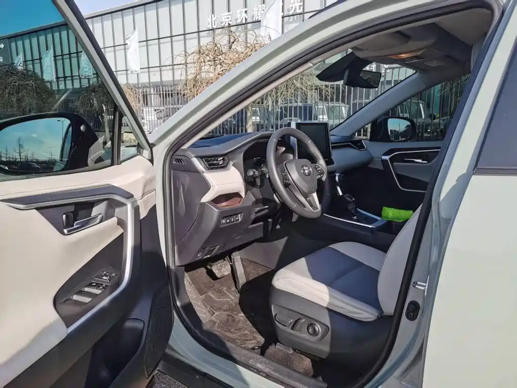 TOYOTA RAV4 RONGFANG