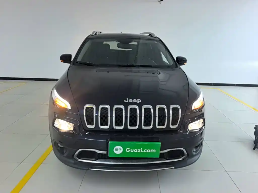 Jeep Cherokee — миниатюра 3