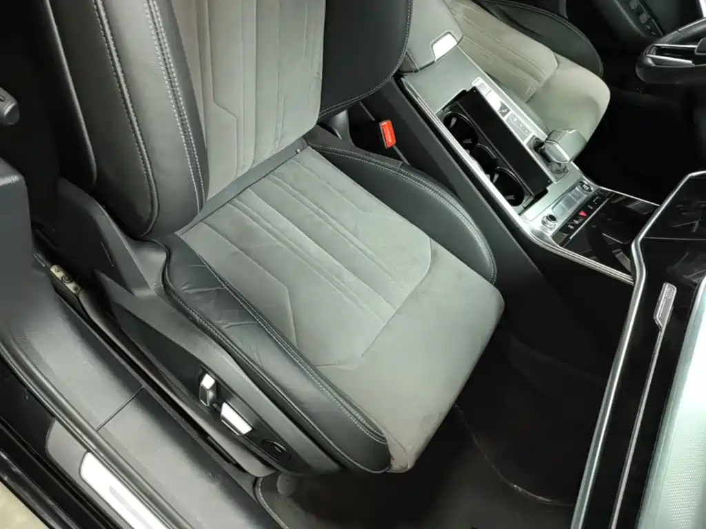 Audi A6L — миниатюра 25