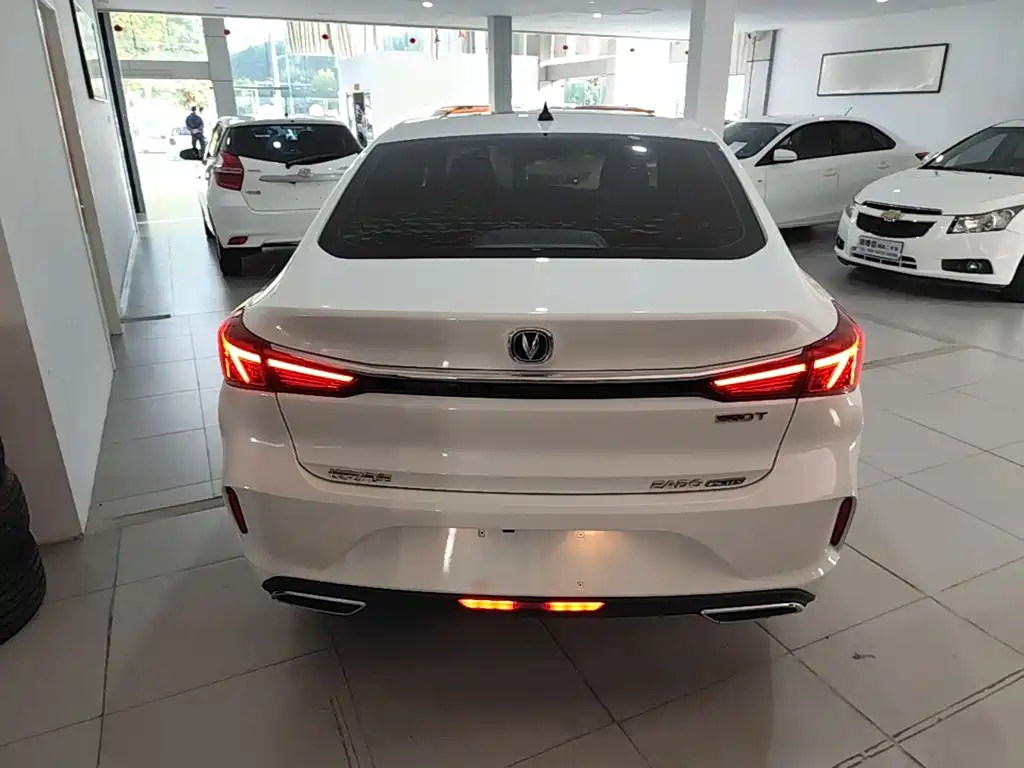 Changan Eado — миниатюра 6