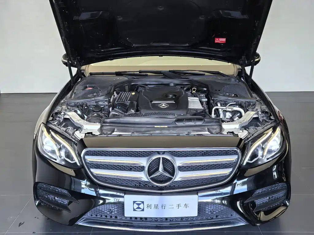 Mercedes-Benz E-Class — миниатюра 10