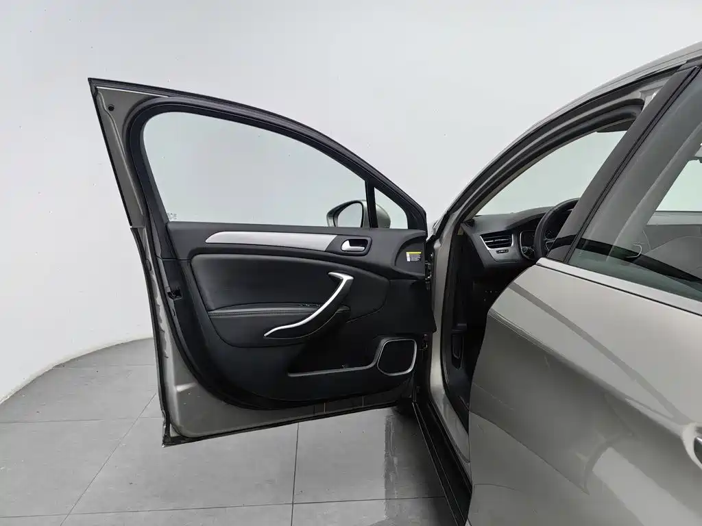 Citroen C5 — миниатюра 8
