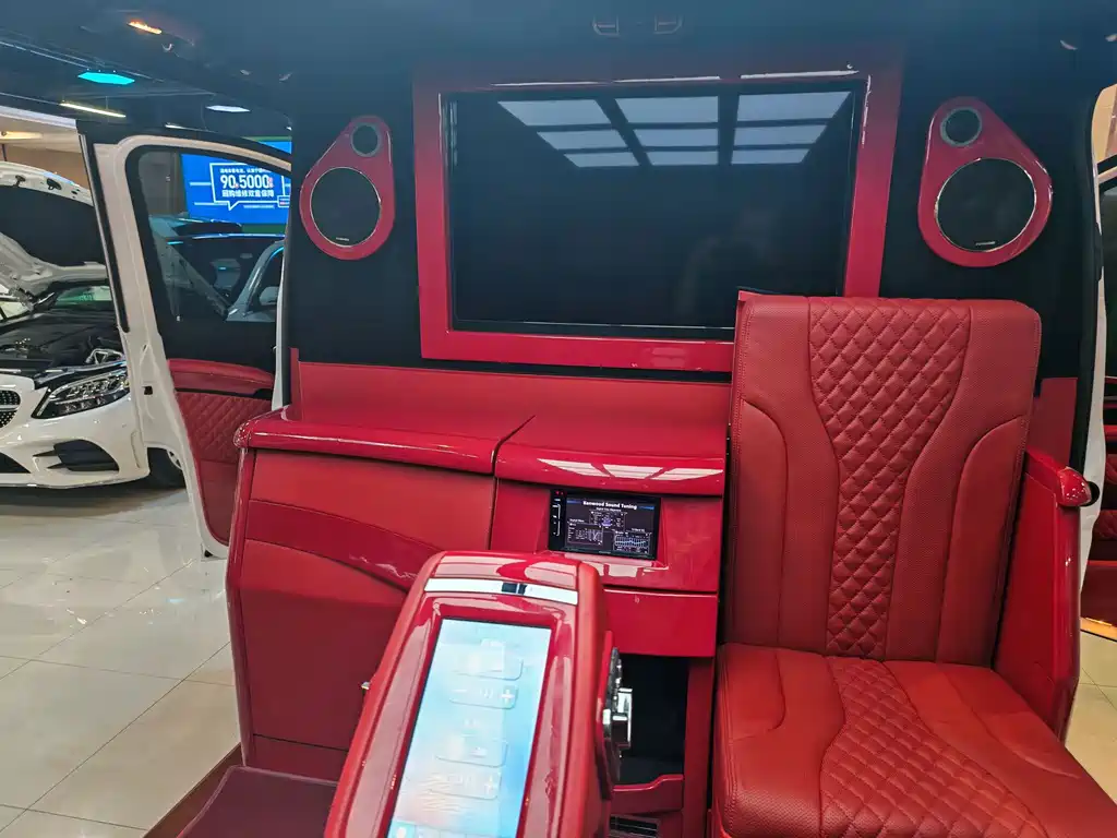 Mercedes-Benz V-Class — миниатюра 21