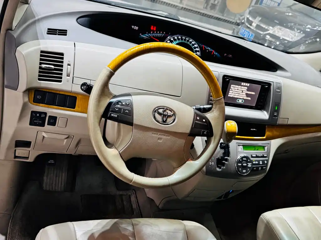 Toyota Previa — миниатюра 5