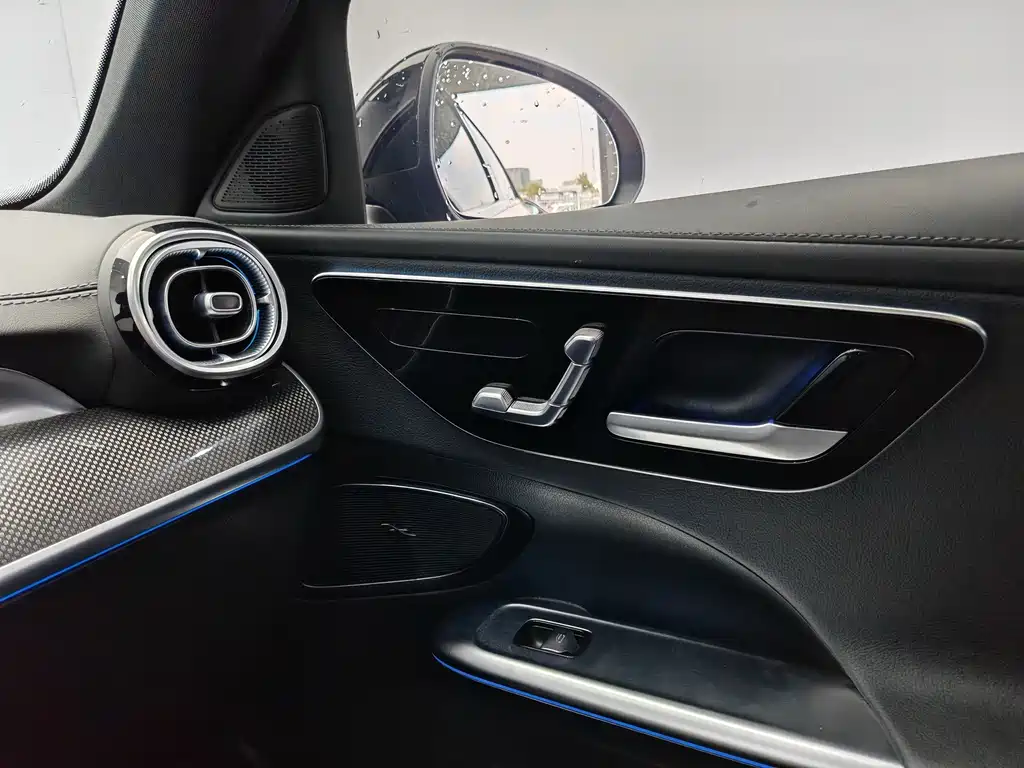 Mercedes-Benz C-Class — миниатюра 17