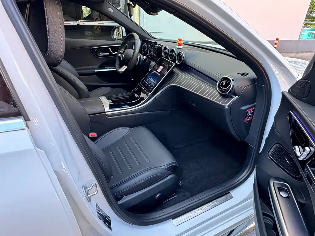 Mercedes-Benz C-Class — миниатюра 14
