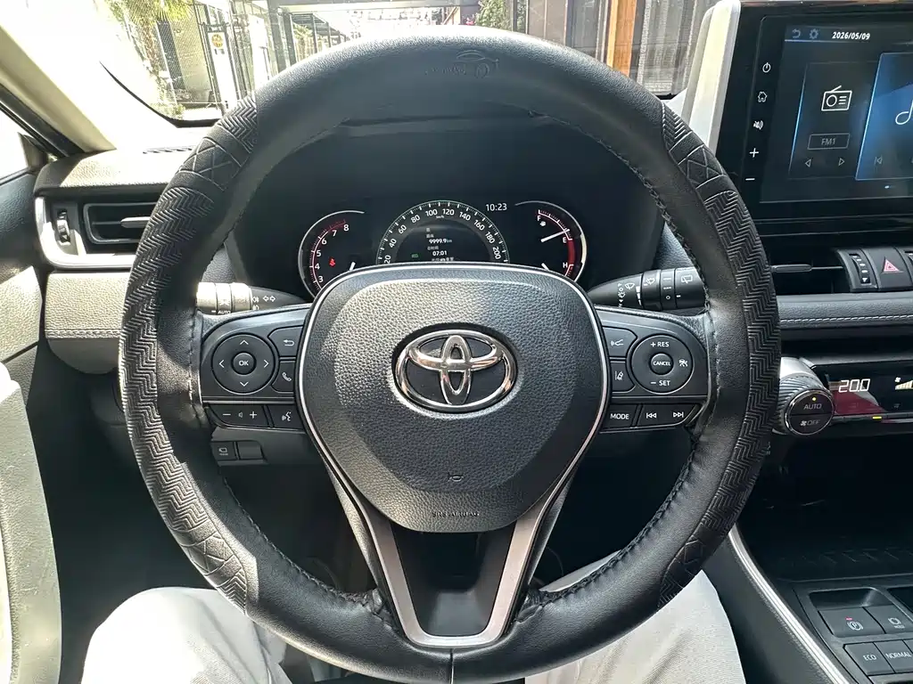 Toyota RAV4 — миниатюра 16