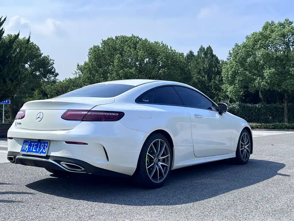 Mercedes-Benz E-Class (Import) — миниатюра 12