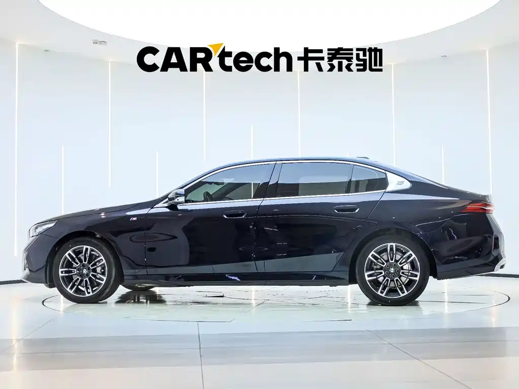 BMW 5 Series — миниатюра 5