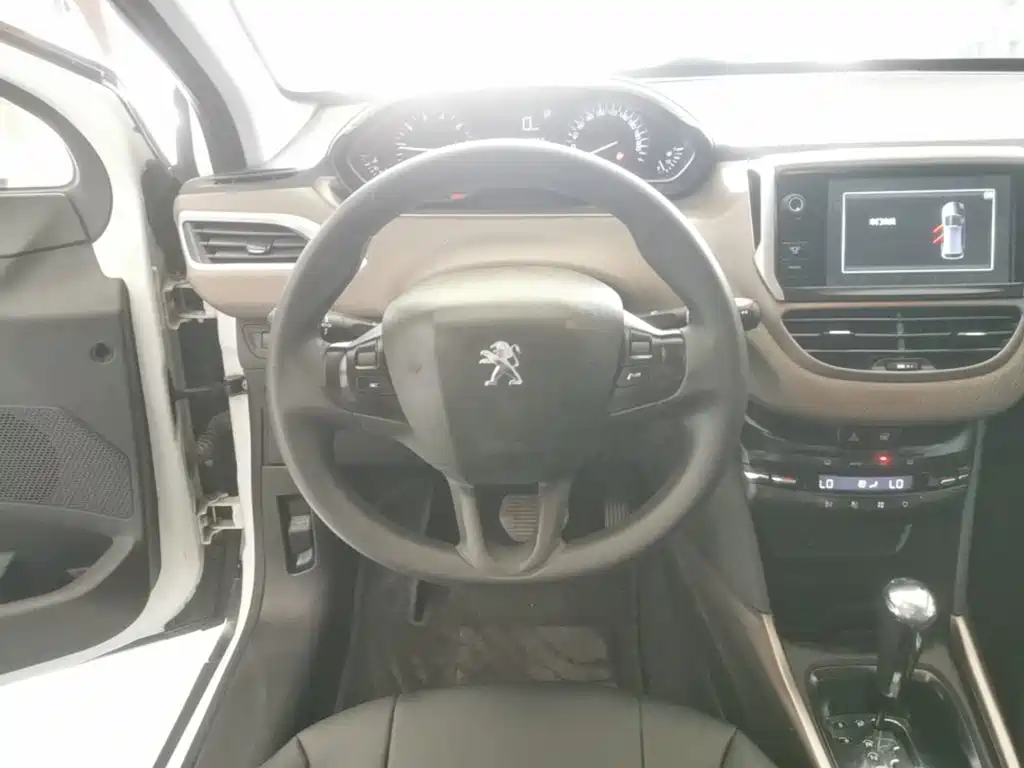 Peugeot 2008 — миниатюра 11