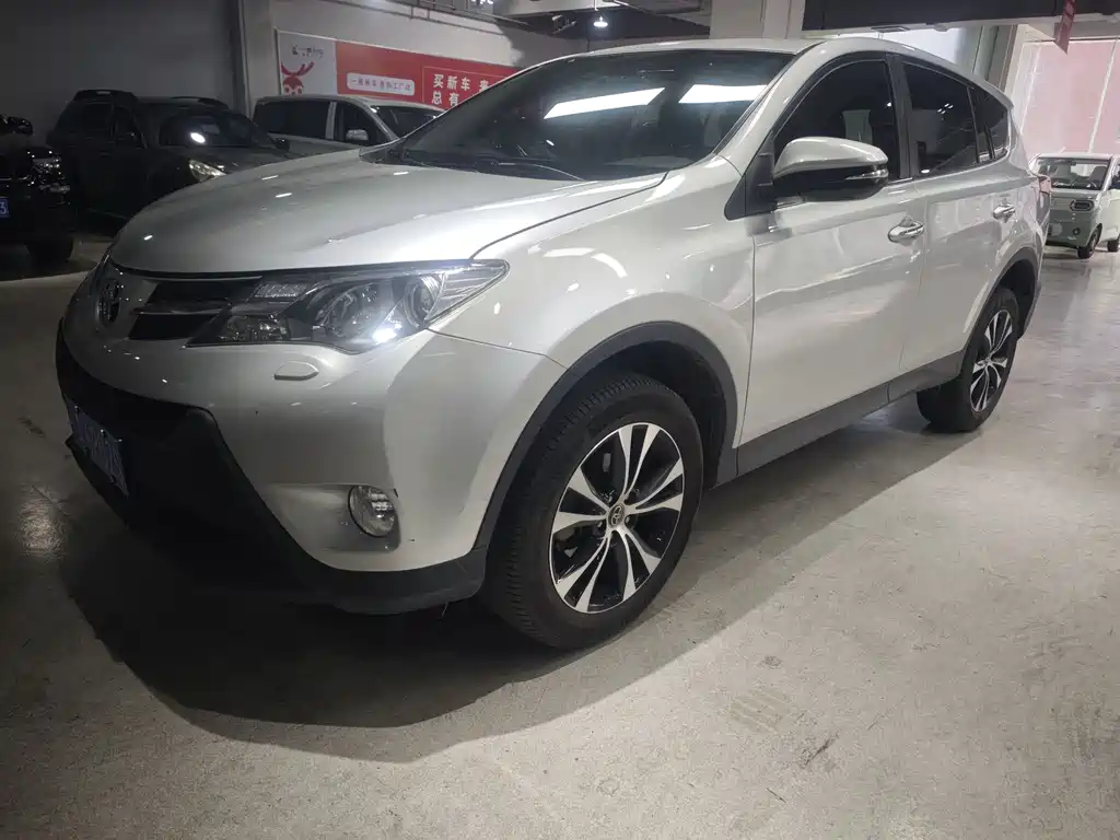 Toyota RAV4 2015