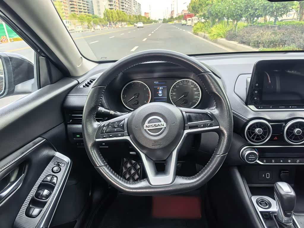 Nissan Sylphy 1.6 л 2022 г. Чёрный, пробег 16400 км