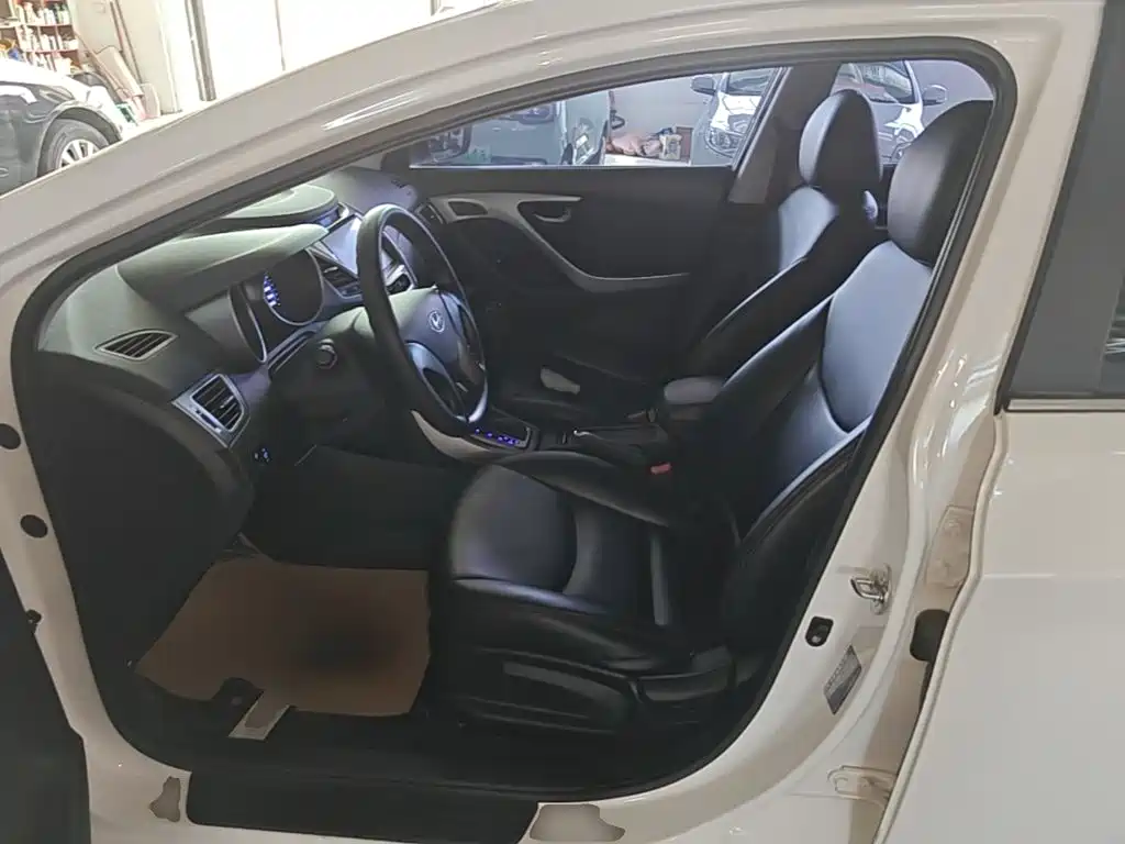 Hyundai Elantra Langdong — миниатюра 16