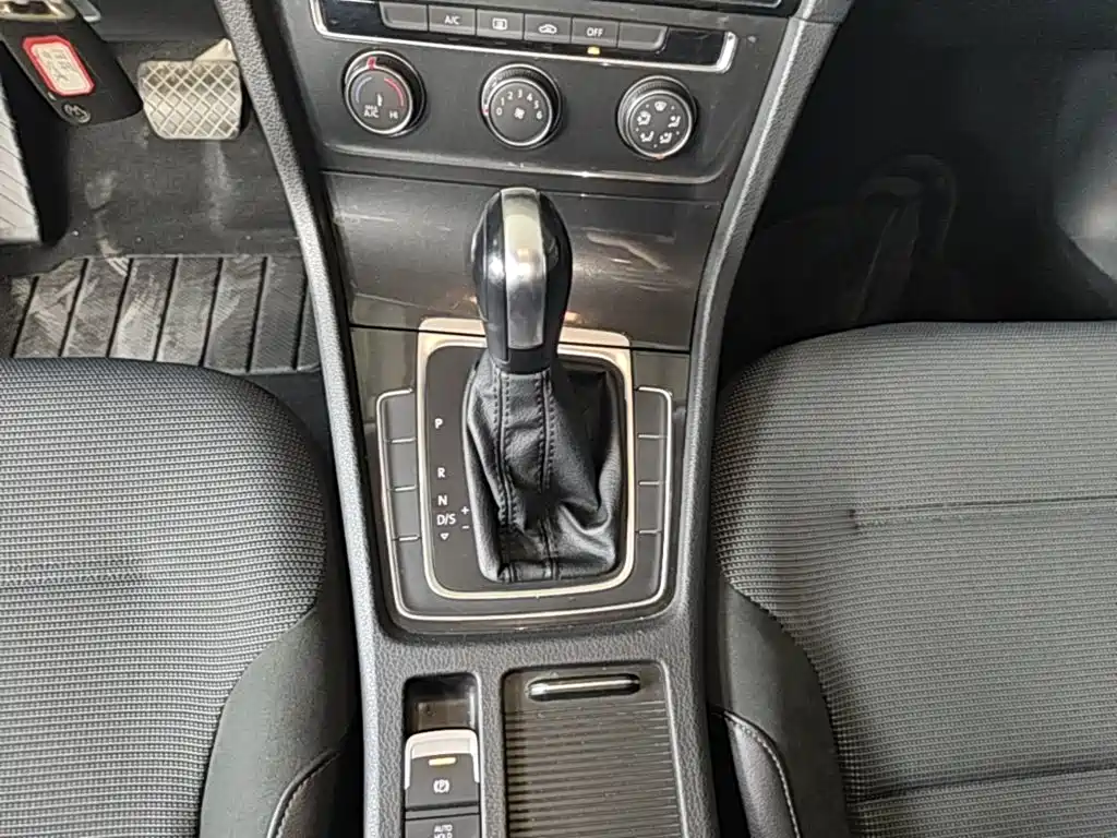 Volkswagen Golf — миниатюра 14