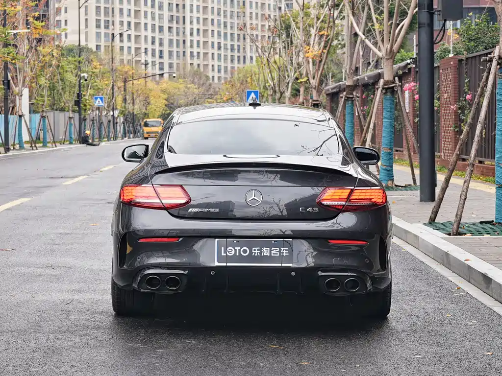 MERCEDES-BENZ C CLASS AMG