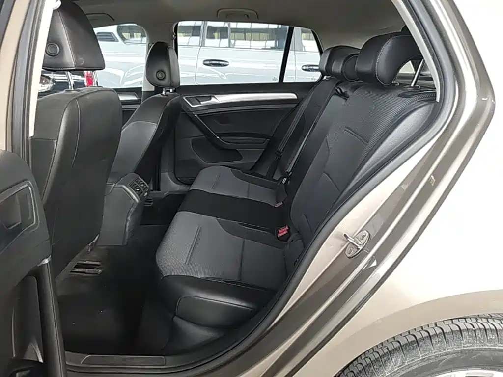 Volkswagen Golf — миниатюра 17