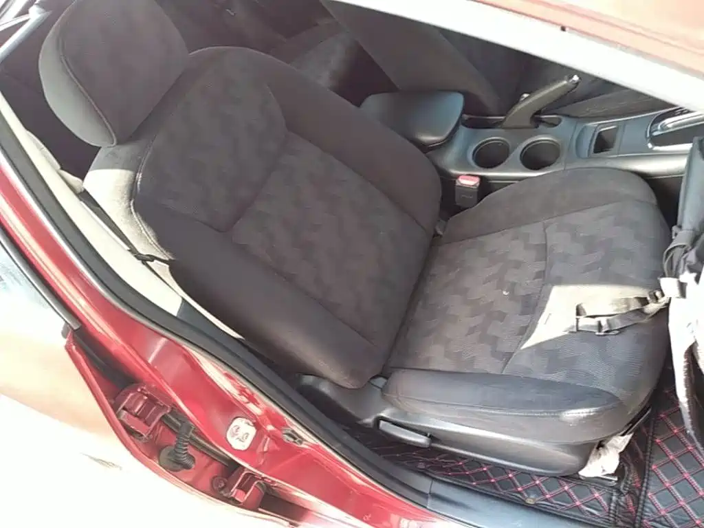 Nissan Tiida — миниатюра 25
