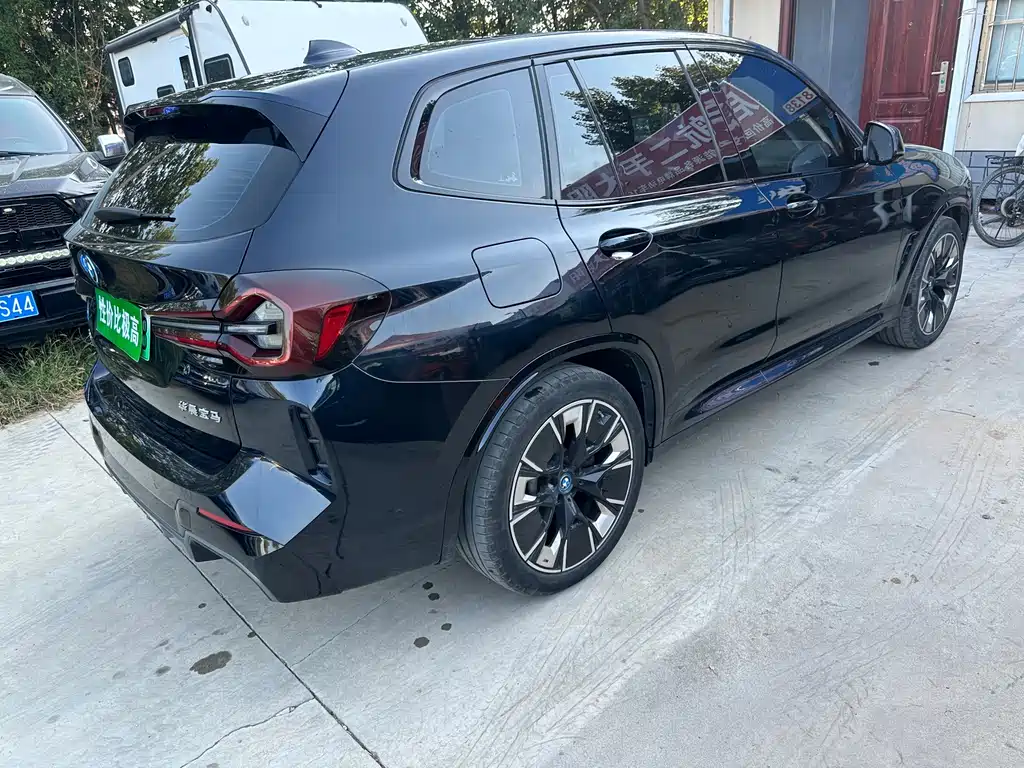 BMW iX3 — миниатюра 9