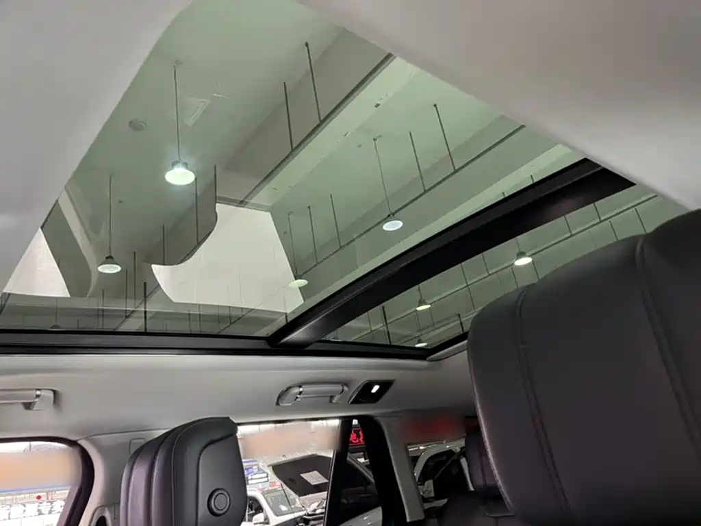 Land Rover Range Rover — миниатюра 25