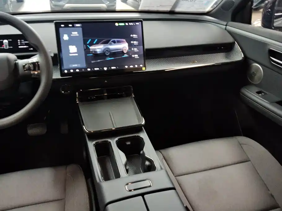 Toyota bZ3X — миниатюра 13