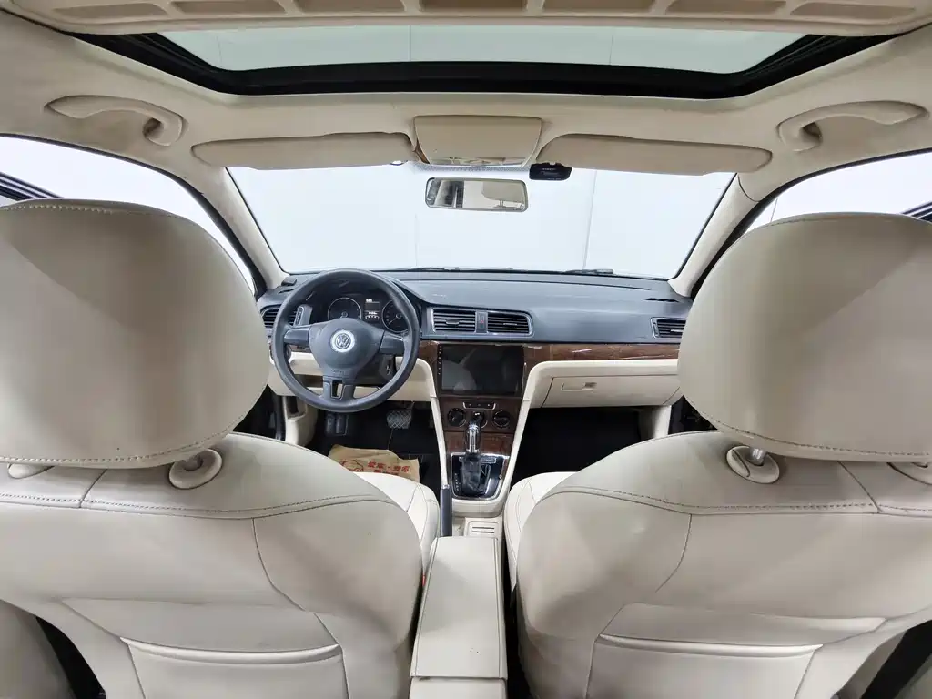 Volkswagen Lavida 2013 1.6L AT Comfort