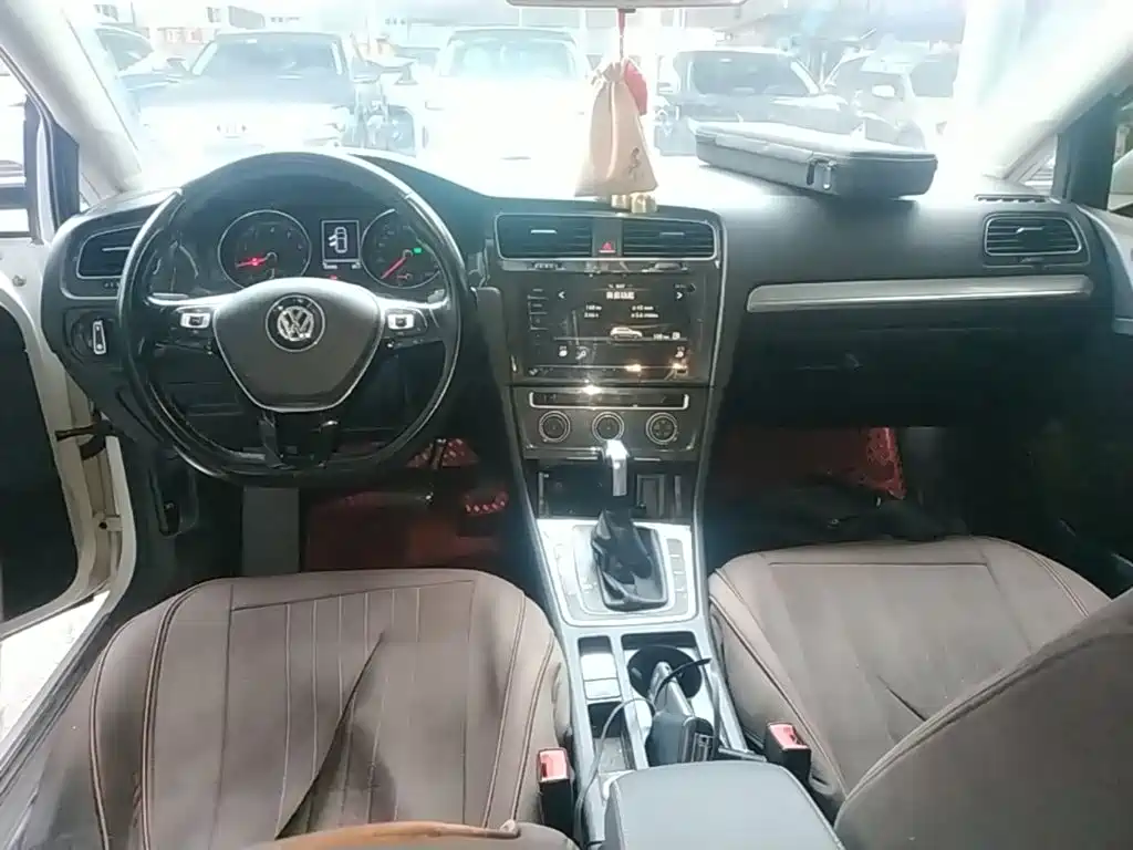 Volkswagen Golf — миниатюра 10